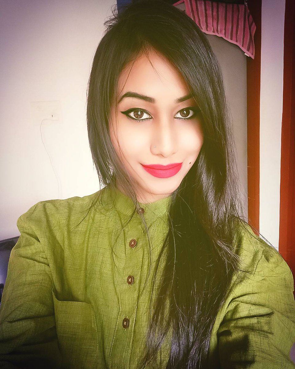 Saree Beauty 560K on Twitter "Desi babe...lust eyes 😙…