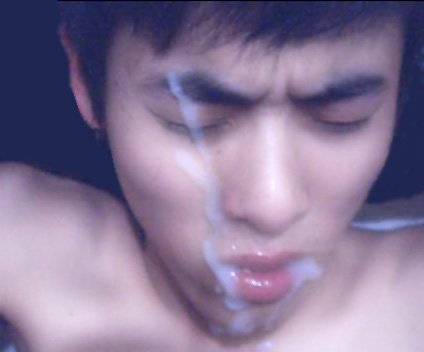 vocalisthyun's tweet photo. One night with Jjong https://t.co/dd86deNduK