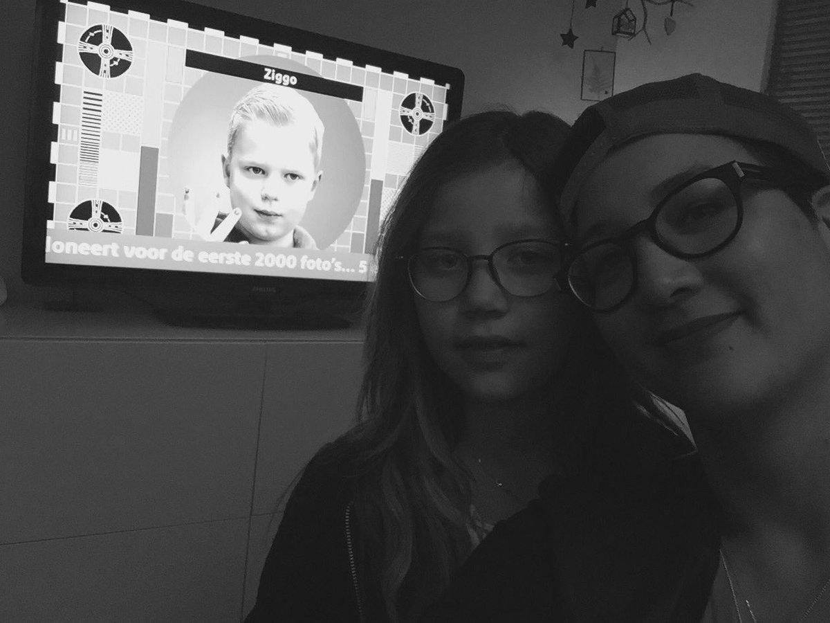 MajaPastora's tweet photo. @ZiggoCompany ❤️❤️❤️ Net terug van Pinkpop ff snel een #selfie #LAKdoorTijn https://t.co/mQHQnsvSYM