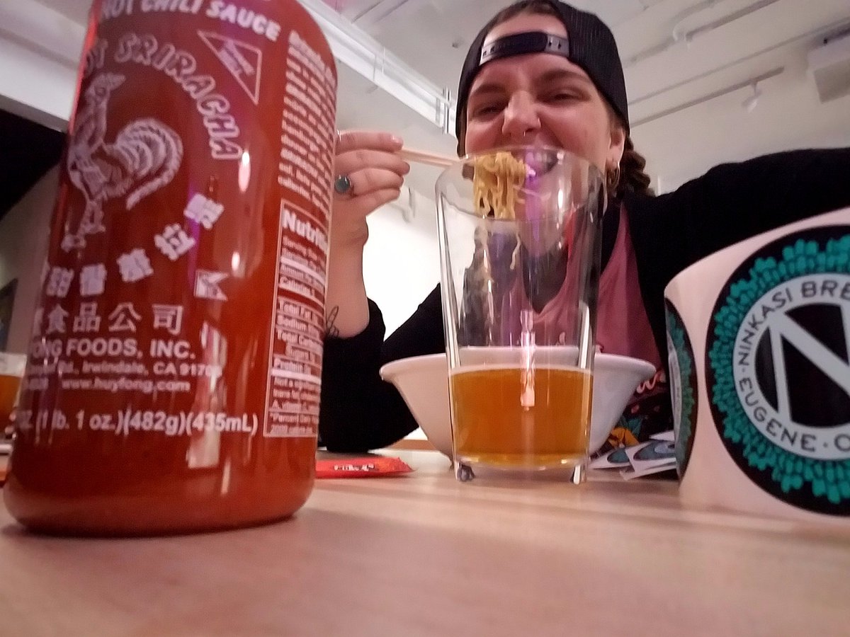 Assylaaa's tweet image. Beer and noodles and all of my favorite things. #independent for #life #ninkasi