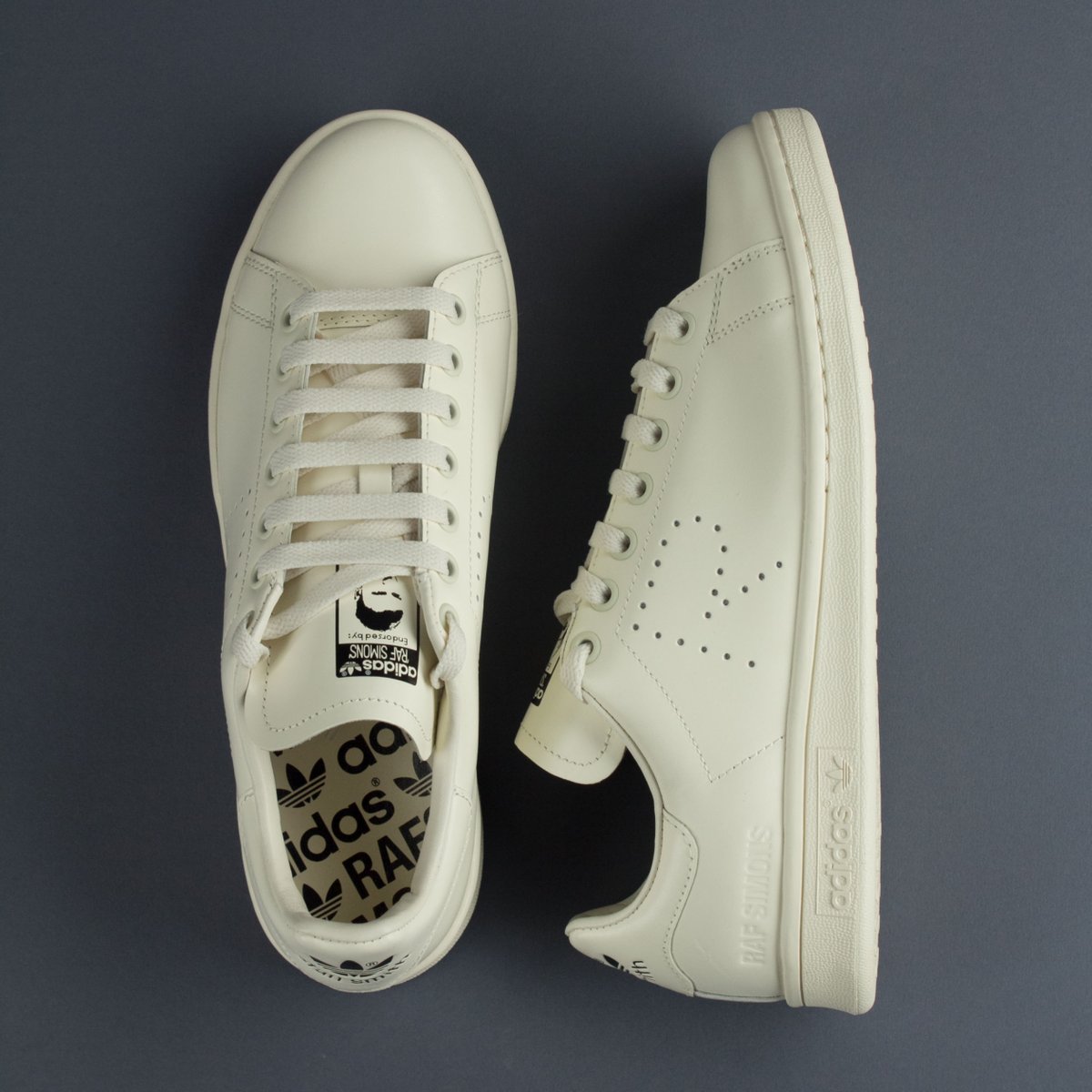 BlueButtonShop's tweet photo. On sale now
#RafSimons x #adidas #adidasByRafSimons 17SS Collection
#TorontoStyle | #Sneakers | #menStyle | #RawDenim | #JapaneseDenim https://t.co/0kAjxzdJOk