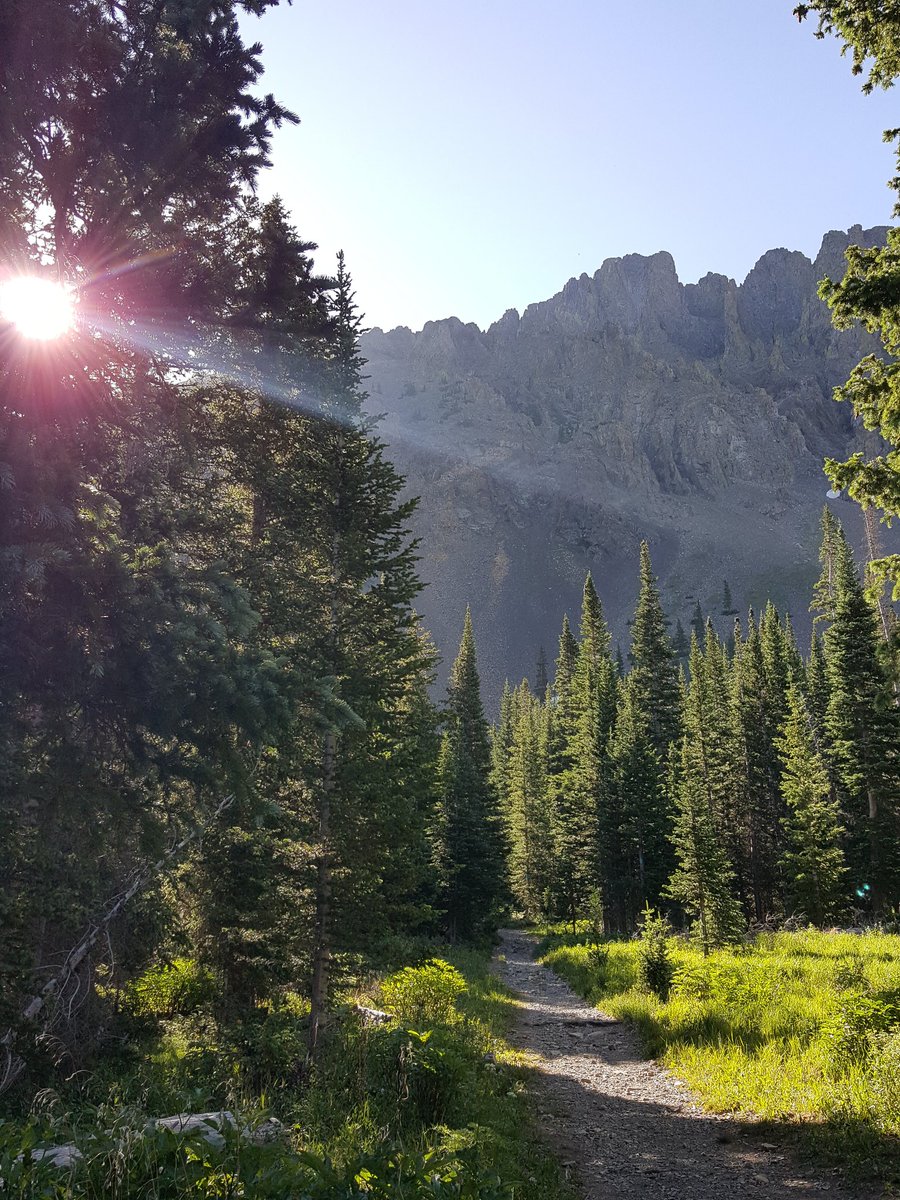 Rockymountainz's tweet photo. Mountain Tribe -
#LiveYourDreams
#RiverFever
#LiveLaughLoveThrive
#MountainLife
#CabinLife
#Waves Caves
@ELKHuntz
@tiffanybeadnell https://t.co/El40Tamwhv