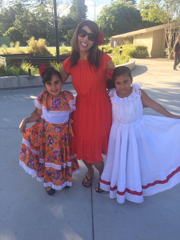 LaurelMPCSD's tweet photo. What an amazing Hispanic Festival! Cultural dances and more! Thank you Maestra Ghahramani! #MPCSD https://t.co/djy9Cgu4QY