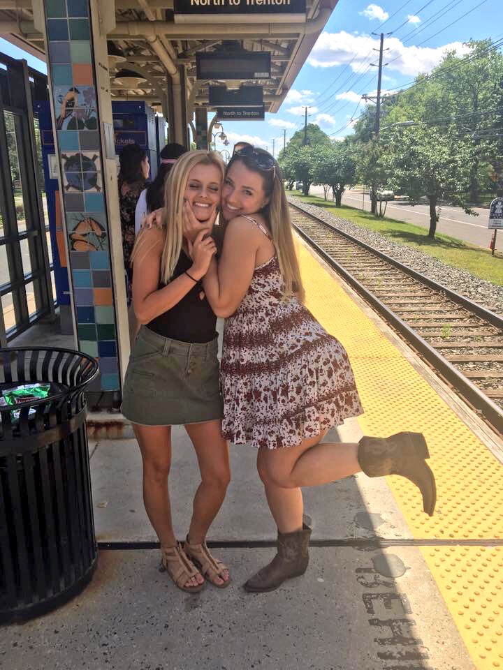 marissaanzalone's tweet photo. happy birthday @mich_meillier happy to have a crazy great friend like u love you lots🤘🏻💋😍 https://t.co/KGXAg4lKXi
