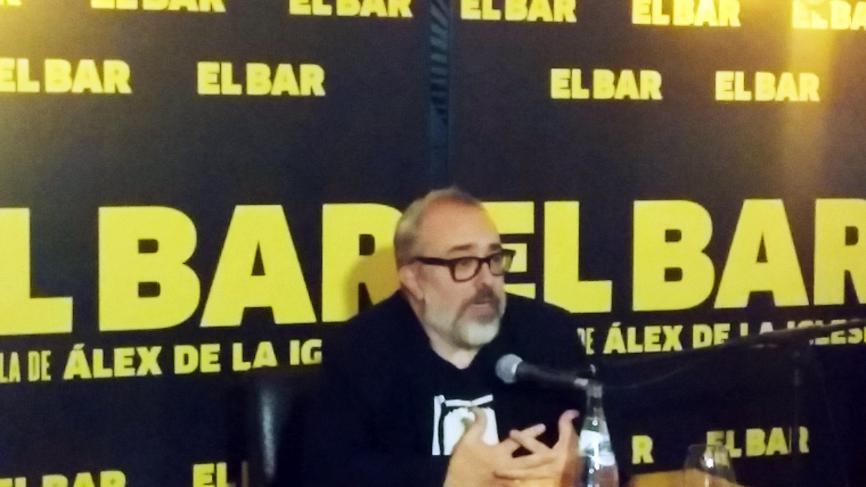 alvarezestrenos's tweet photo. El director Alex de la Iglesia habla de su nueva película El Bar.
https://t.co/My2jYAnLuL https://t.co/6bvnS0Du6A