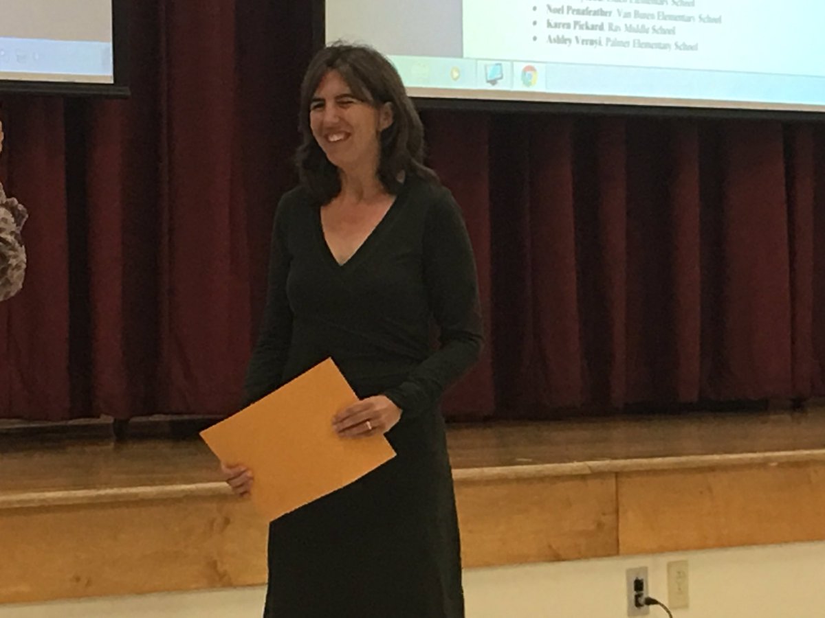 bethchet419's tweet photo. Honoring staff and students @BCSDBEES @MatthewJMcDona4 @tpbick @jjashwor https://t.co/gC8BIK9S6J
