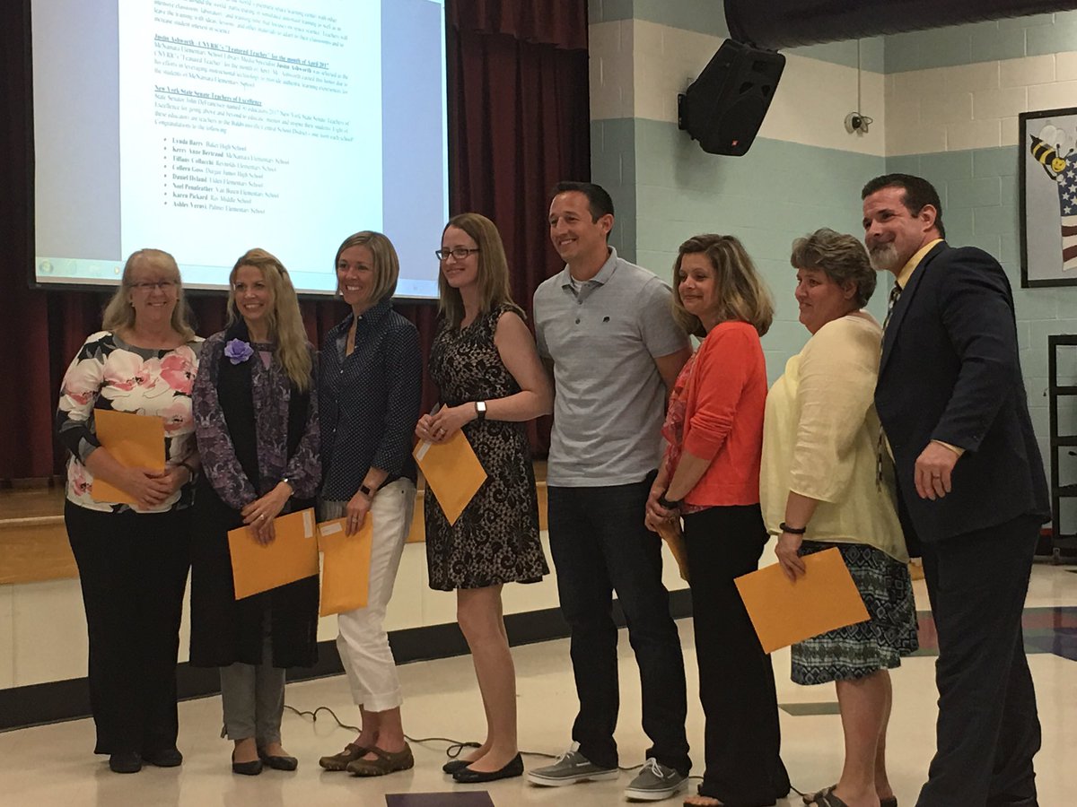 bethchet419's tweet photo. Honoring staff and students @BCSDBEES @MatthewJMcDona4 @tpbick @jjashwor https://t.co/gC8BIK9S6J