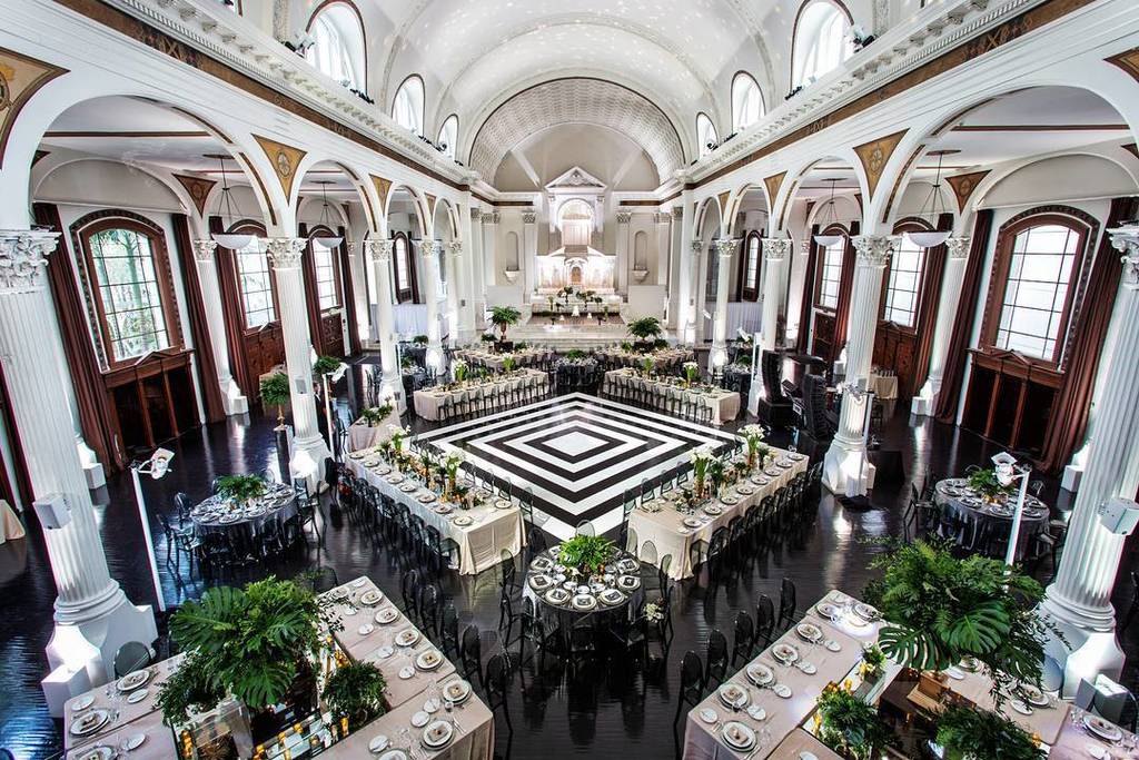 VibianaEvents's tweet image. A modern, black, white &amp;amp; green design by @amberevents and @shawnayamamoto - featured on Grace Ormonde @Wedding_Style. (Venue: @Vibianaevent…