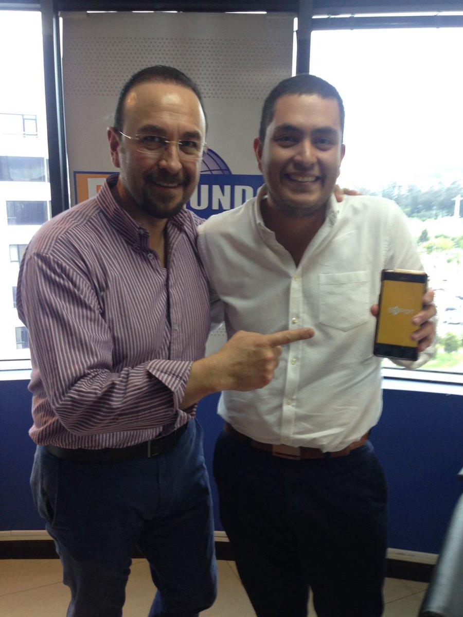Sspot_App's tweet photo. Hoy estuvimos junto a @RODRIGOPROANIO hablando sobre #SSPOT la nueva App para buscar parqueaderos en #Quito. @fmmundo @veroguerrasoto https://t.co/oHecdQZYY4