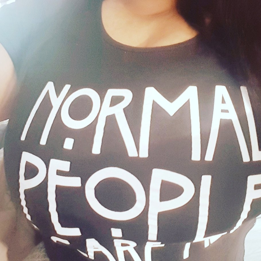 NerdAtNite's tweet photo. #cuteapp #wishapp My shirt came! My #boobs hide the "Scare me" part but it's a #sexy #shirt #😍 My #americanhorrorstory #lmao #nerdy #gamer https://t.co/eqXnrNL2MA