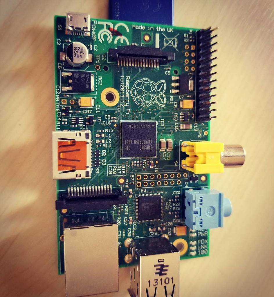 arduinopibaker's tweet photo. Let's give a shout out to the original #raspberrypi first model https://t.co/2RjNyiu4qx https://t.co/5xFf81jcNk