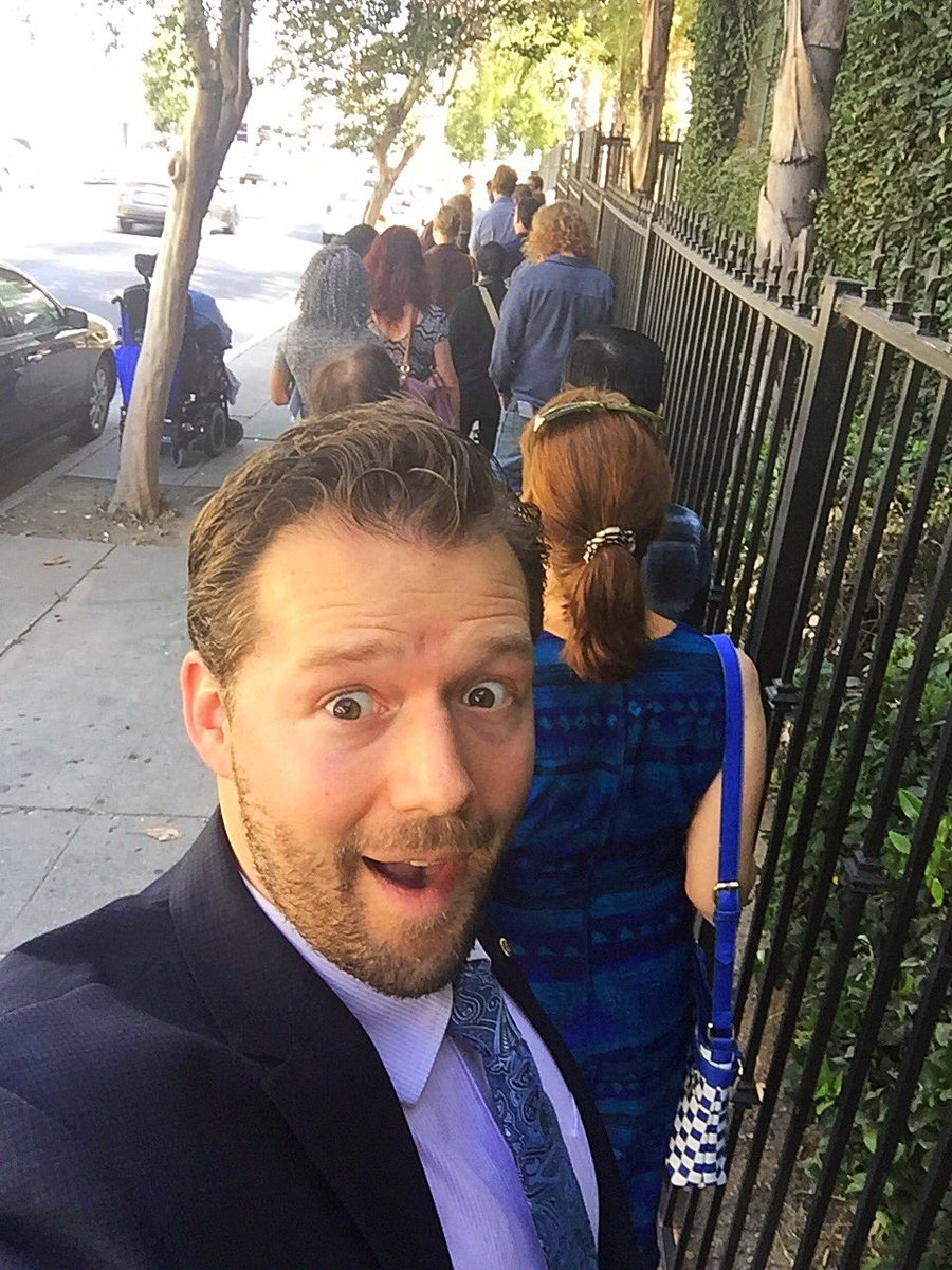 ivanlovegren's tweet image. Who DOESNT want to be a millionaire?  #NotThisGuy #Audition #MyDayInLA