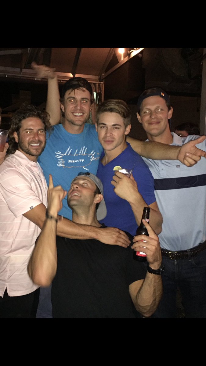 Monday night vibes! Stay tuned for a #bromance you won't want to miss! #southerncharmsav <a href="/LyleMactweets/">Lyle Mackenzie</a> <a href="/DannyEager/">Hamdan Ks</a> <a href="/ShepRose/">Jupiter 🪐</a> <a href="/Bravotv/">Bravo</a>
