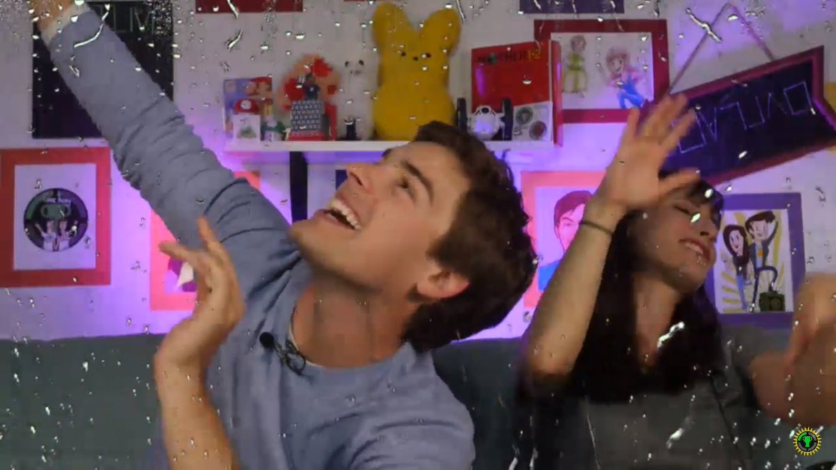slayjordanhanna's tweet photo. Jason putting the water droplets on screen during sprinkler time made me so happy omg!! #goodjobjasonπ¦
{#GTLive @MatPatGT @CordyPatrick } https://t.co/vVGWUVbwlj