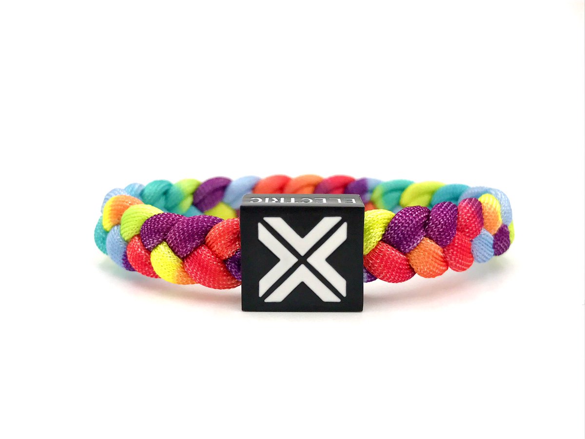 ElectricFamily's tweet photo. 🚨 #GIVEAWAY 😍❤️💚💙💜💖😍

RETWEET this NOW to #win our brand new UNITY bracelet! 🌈

*MUST be following @ElectricFamily to win. (Winner DM'd 6/6) https://t.co/Os2evo5JPZ
