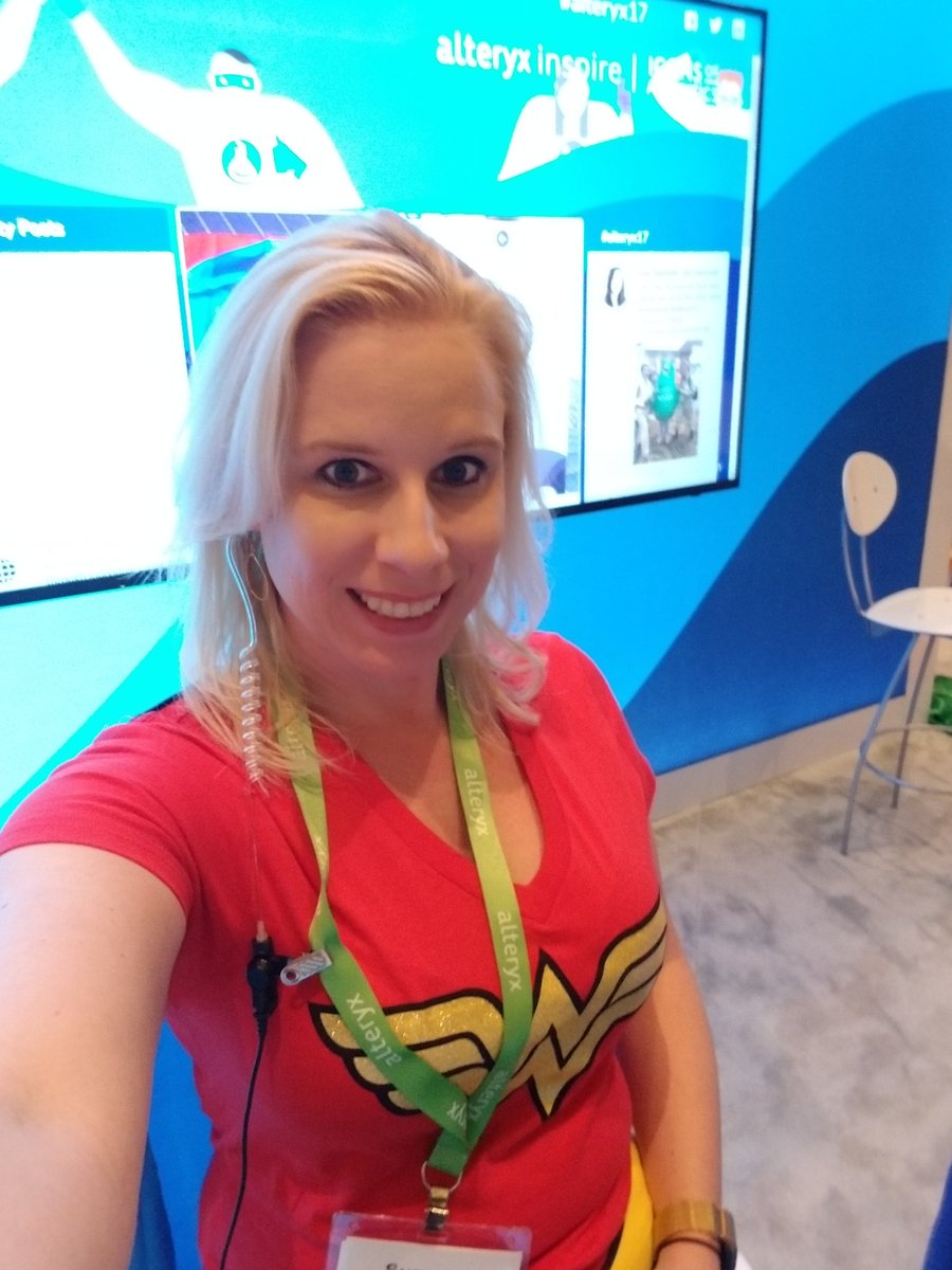 TheRealSuzanneD's tweet photo. My super power is apparently shocking people #staticproblems #alteryx17 #wonderwoman https://t.co/aYiKRpUktg