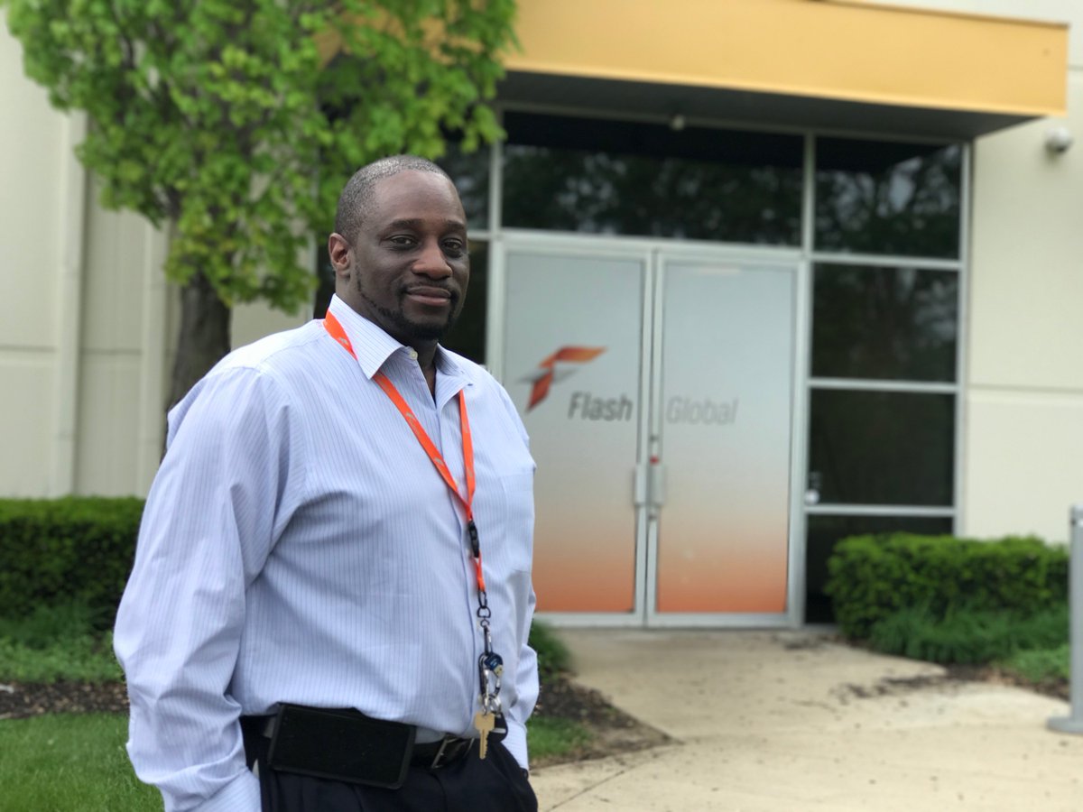 FlashGlobal's tweet photo. "This guy right here? We call him The Jack of All Trades."
Meet Antonio Clinton. #FlashGlobal Repair Technician III. https://t.co/vw0prnqiwd https://t.co/f2BHtpNrz2