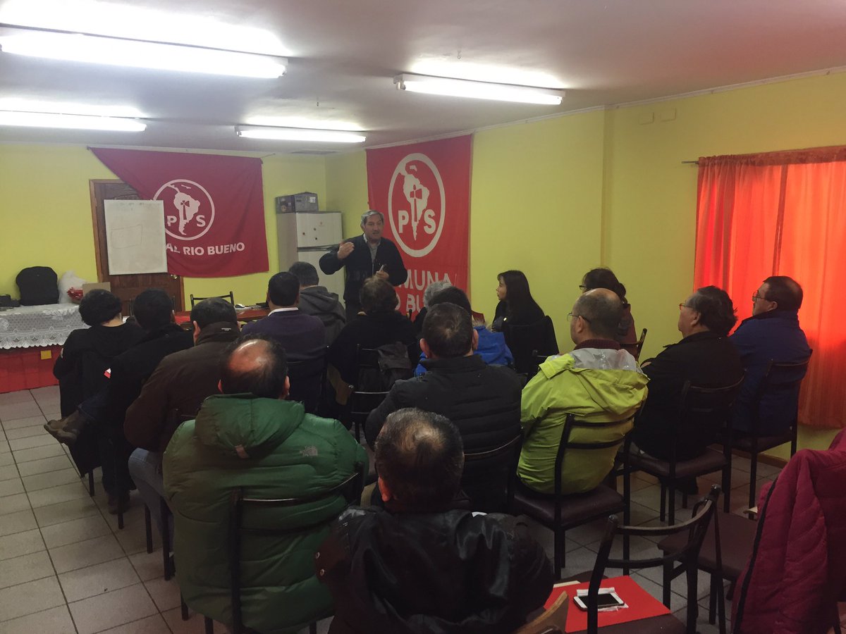 psriobueno's tweet photo. Esc d Form Política, gracias por la gran jornada de aprendizaje y discusión cros y cras @pschile @PSLosRios @EgonElier #LosRios #ps https://t.co/igzQMzYLQE