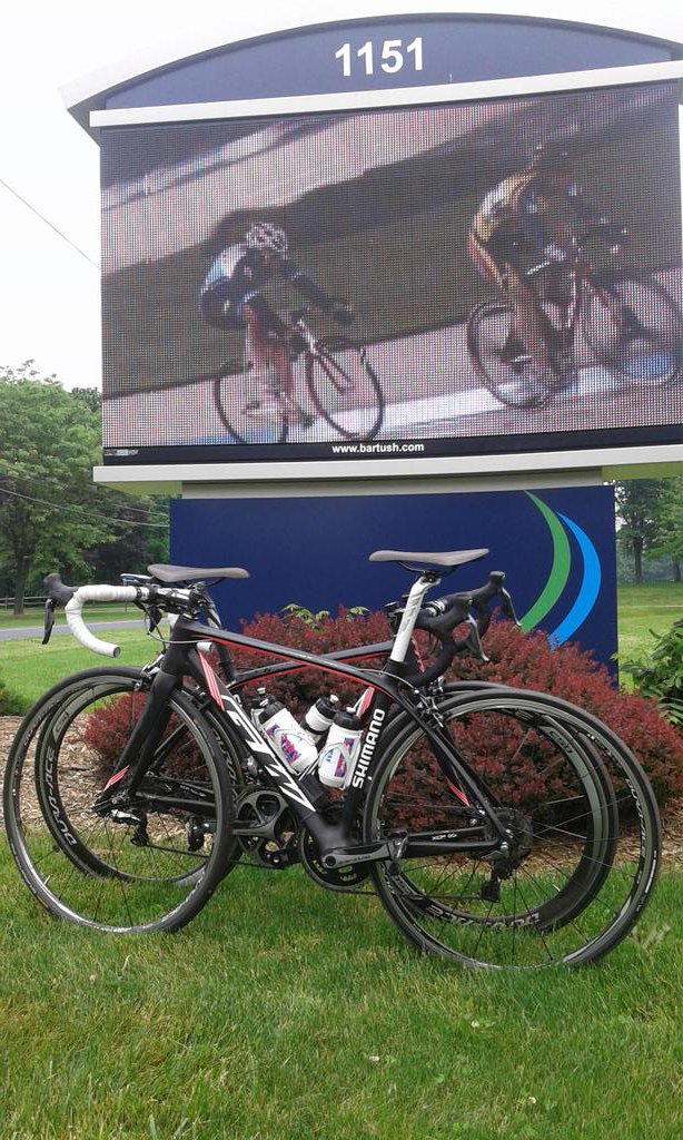 Hoy dia de fondo con <a href="/rossicard/">rocio parrado</a> ,gracias por tu compañia.