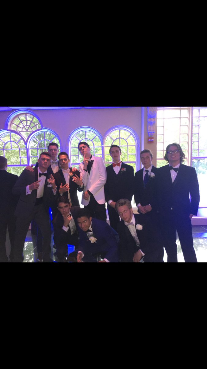 PompBTrack's tweet photo. @pomp_blax seems to thinks they are the better dressed team. Vote below https://t.co/z1n7WDd8EY