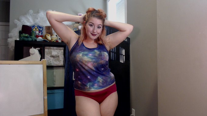 Wahooo! I'm finally heeeerreee!!  https://t.co/mp8SXn1mor https://t.co/4MpuX7mI3s