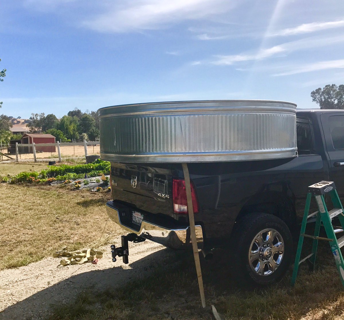 zenyatta_queen's tweet photo. Your damn skippy that is my new #LuxuryRanchPool! #PimpMyPool ! 👊🏽 https://t.co/VpUCDXaY4v