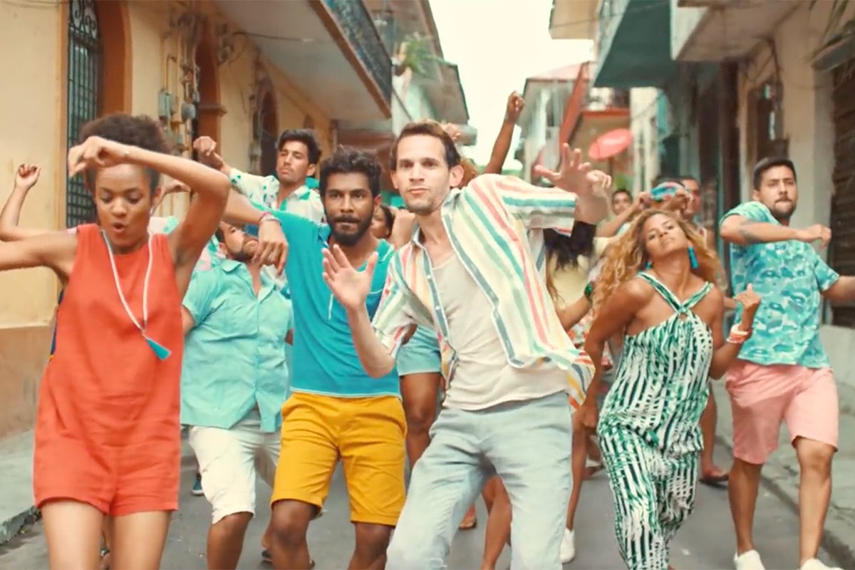 creativitymag's tweet photo. A Caribbean town is stuck in a Boomerang loop in @Bacardi's fun summer ad via @BBDONY https://t.co/zcQVgwX4B8 https://t.co/U5RRU6Yw7h