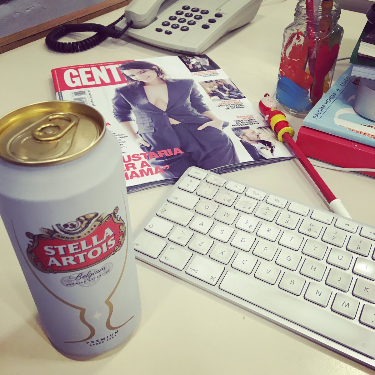 Aplaude la muchachada y palpitamos el #diadelperiodista con un 🎁 de <a href="/StellaArtois/">Stella Artois</a> gracias <a href="/GrupoMassAr/">GRUPO MASS</a> x el mimo!