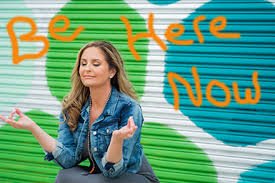 BeHereGrace's tweet photo. My day begins and ends with Be Here Now.
#gratitude https://t.co/zM39i11e3c