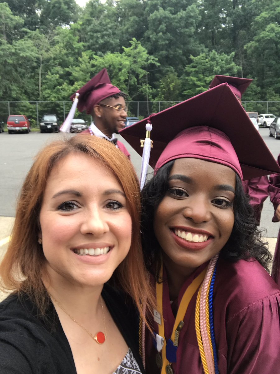 mrs_kohistani's tweet photo. BEST BIRTHDAY PARTY EVER!! 
I love @SJHS2017 !!! ❤️
Wish I had more photos!!! 😭
CONGRATS GRADS!!! 🎓🎉😀 https://t.co/v6WT6r6e7s