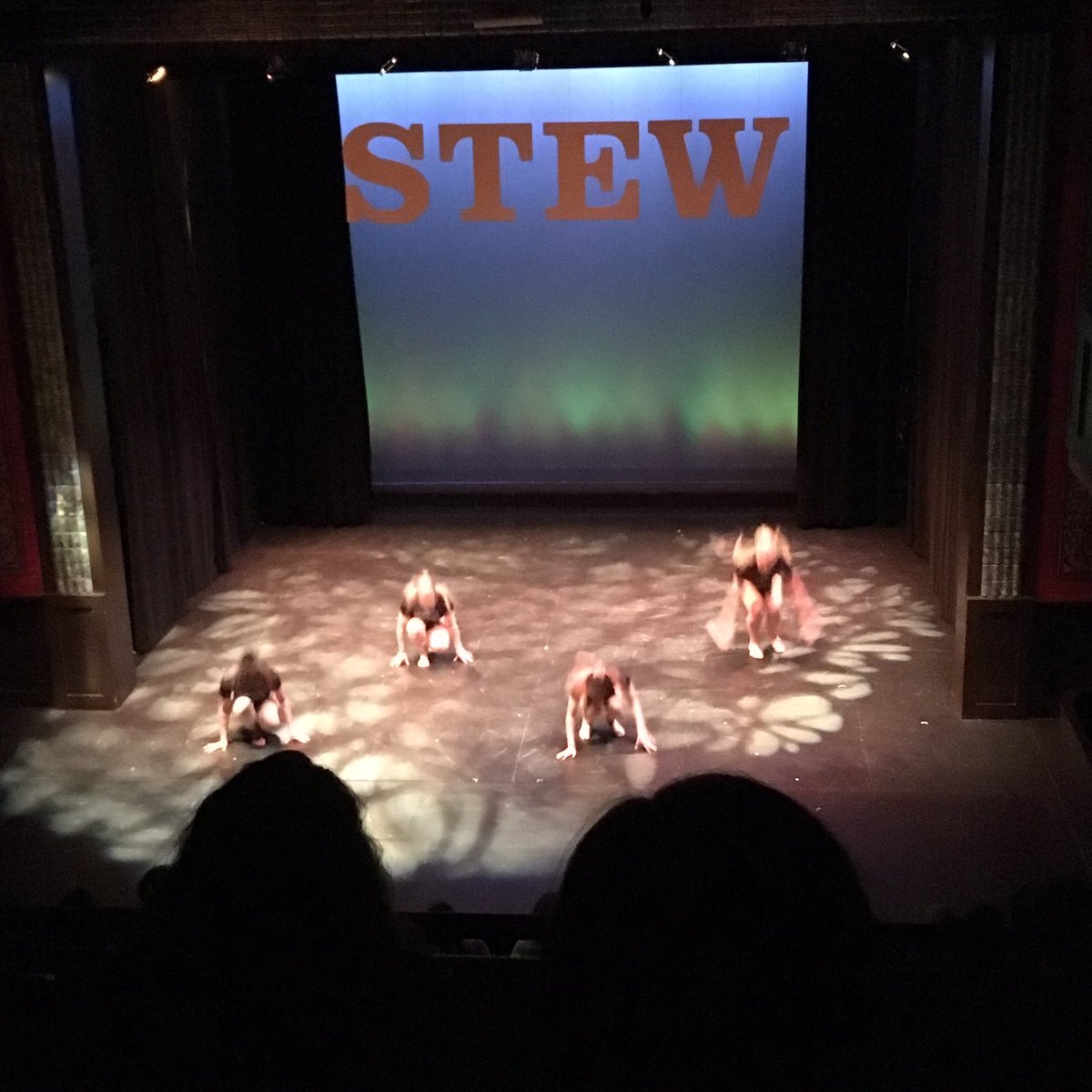 InstaRamSU's tweet photo. Hi @SU_DanceCompany ! Killing it per usual 👍🏽 https://t.co/VJliRZaDBf