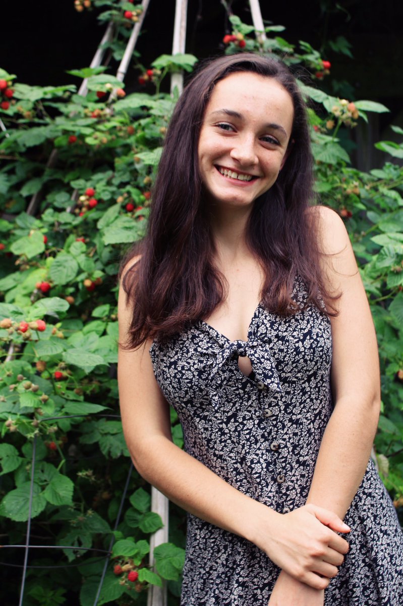 margotaway_'s tweet photo. i'm berry berry excited for summer https://t.co/qRyJF1i4zF