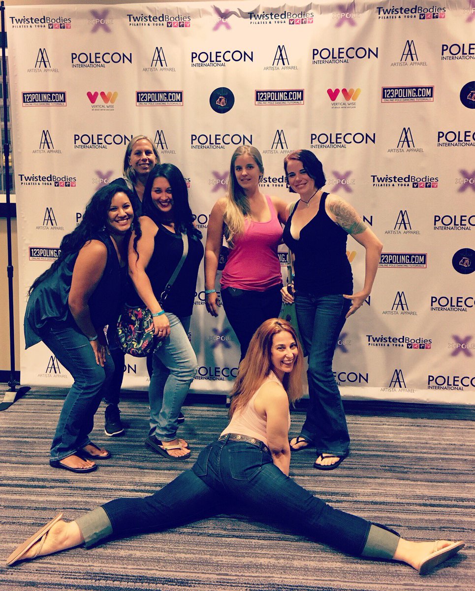 Neesheta's tweet photo. Such a great time at @PoleConvention 💜✨👯#polecon2017 https://t.co/g3hBvVmRBA