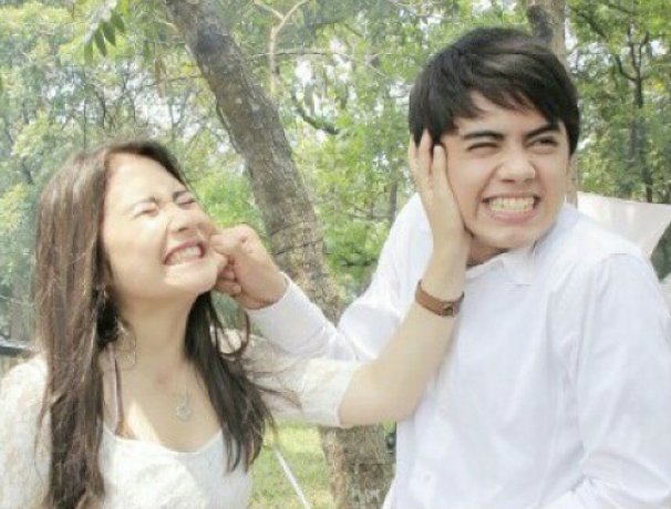 Angel_Bellee's tweet photo. Happy Anniv for DIGO SISI ❤❤ couple kesayangan yang takkan pernah dilupakan 😊😘 #37BulanDIGOSISI https://t.co/DbGNl2oolM