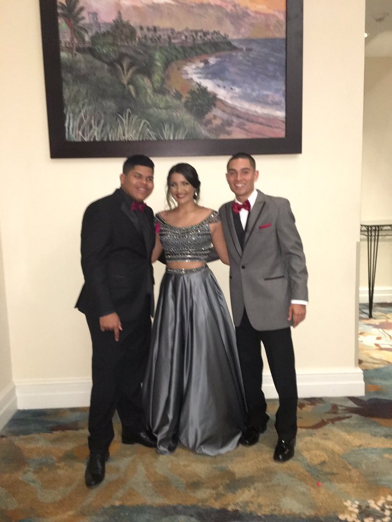 prprom2k19's tweet photo. Escuela Florencia Garcia, Las Piedras 😎💫 https://t.co/fgBWn3jgtQ