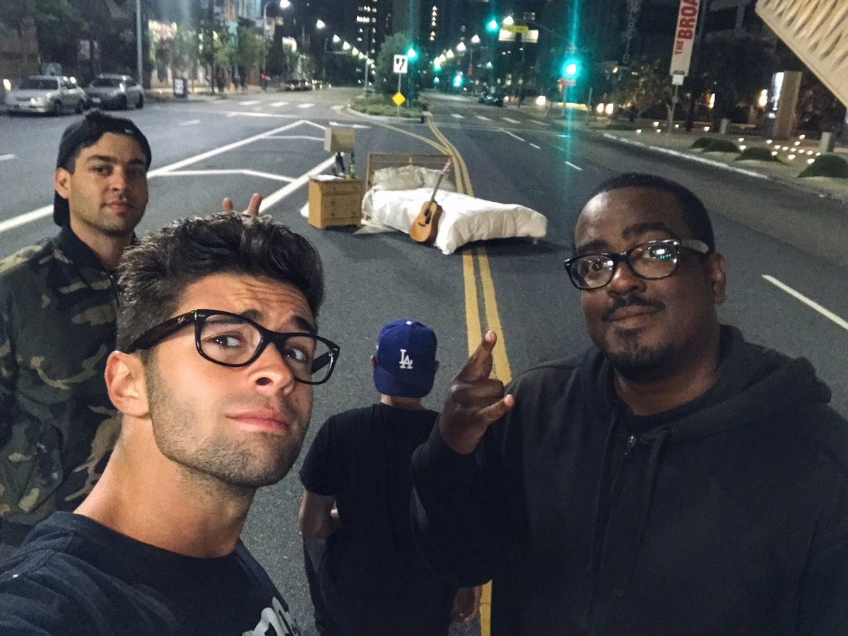 jakemiller's tweet photo. 2:00am in LA 🌃💿🌃💿🌃 https://t.co/LXWGe3raHl