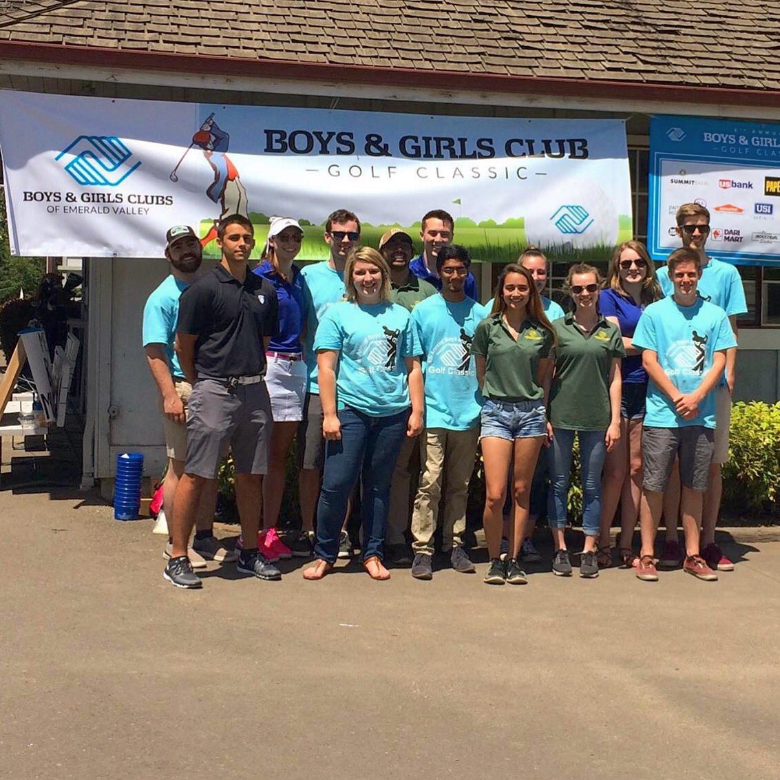 UO Alpha Kappa Psi tweet media