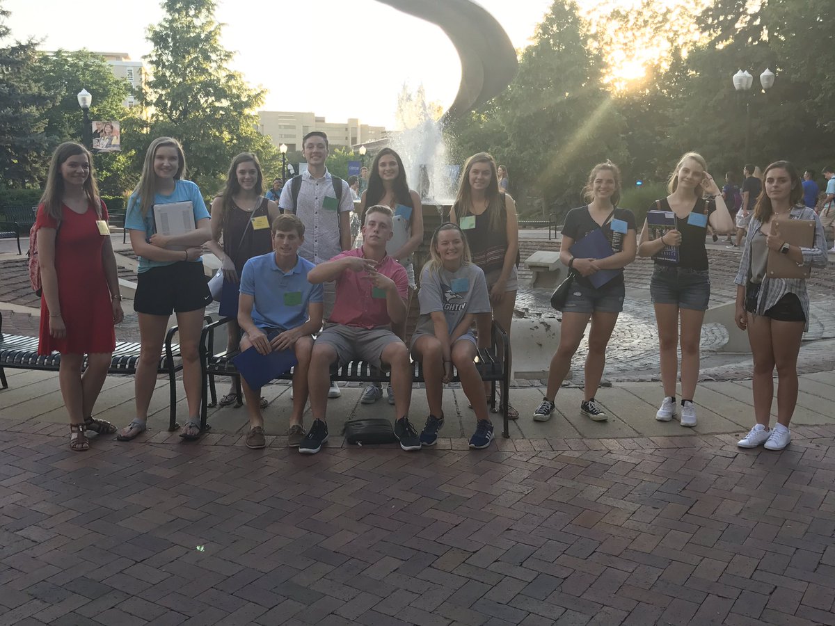 GalaticGrnGoats's tweet photo. @NewBluejays #SPGreen #Fountain https://t.co/1PtIEd0eIo