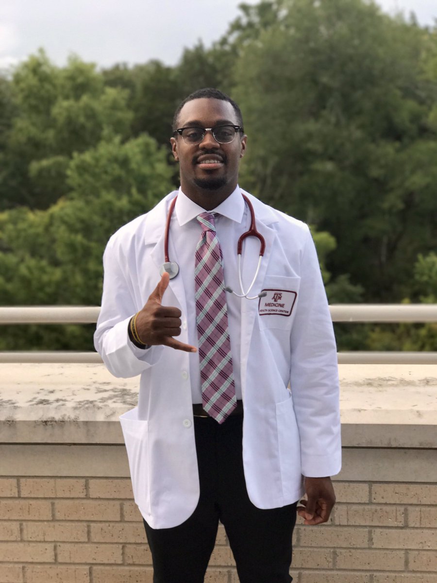 lavishsuperior's tweet photo. When Kyrie rocks your ankles out your shoes... Dr.Lewis III, your future orthopedic surgeon will be here to fix you ✊🏾
#PPCIntern👨⚕️ https://t.co/68w7v3k8Rq