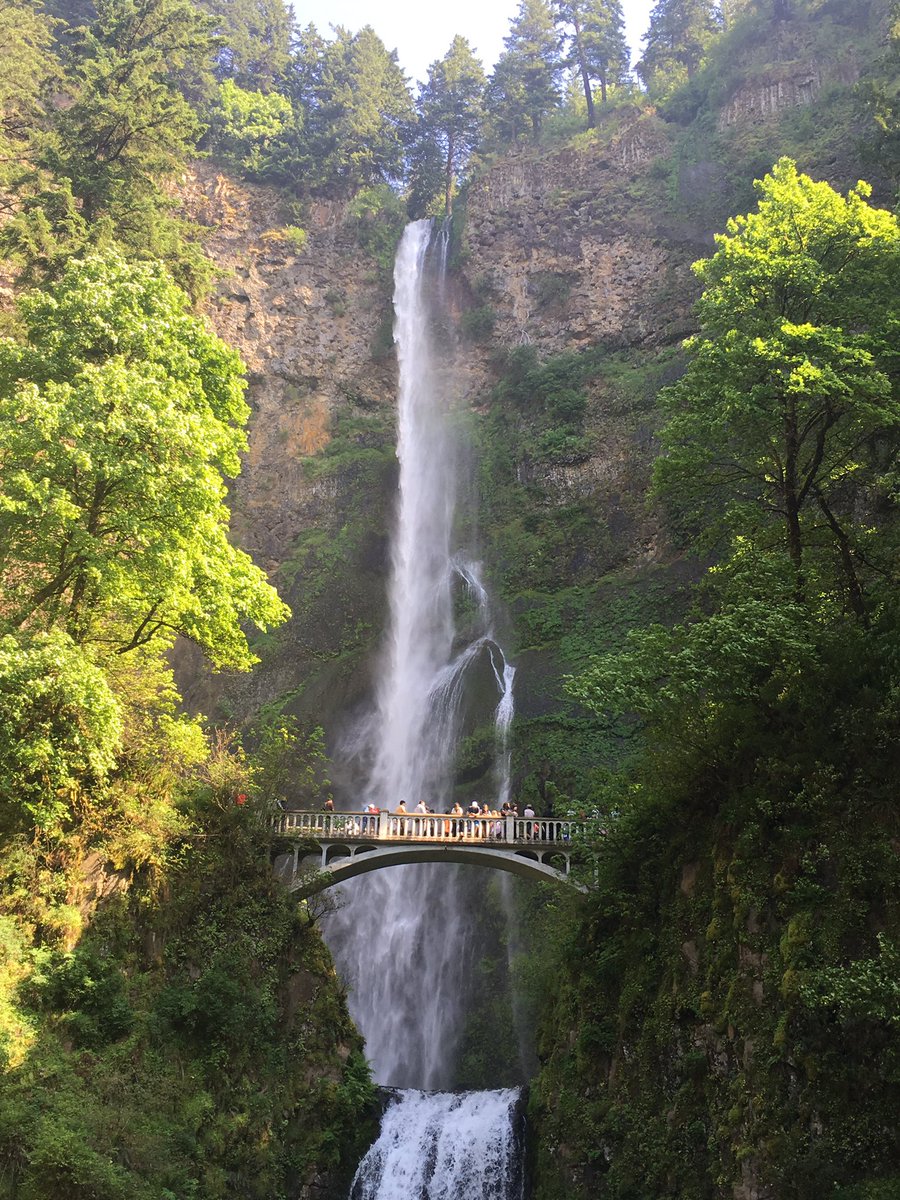 A wonderful stop <a href="/MultnomahFall/">Multnomah Falls</a>!