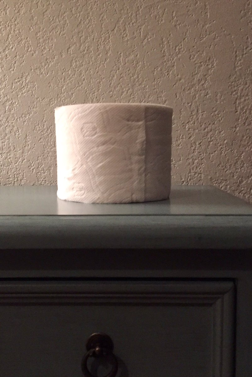 tenyardout's tweet photo. Man, my Apple Homepod sounds like ass https://t.co/Cm0348ZQda