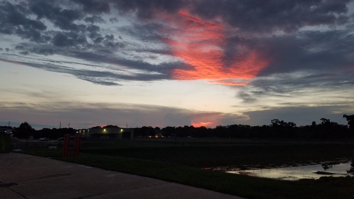 HerlanSurething's tweet photo. my view.. right before I got home from work ๐๐
๐ค #HoustonViews #Houston #MyHouston https://t.co/Y1LZrXRFSt