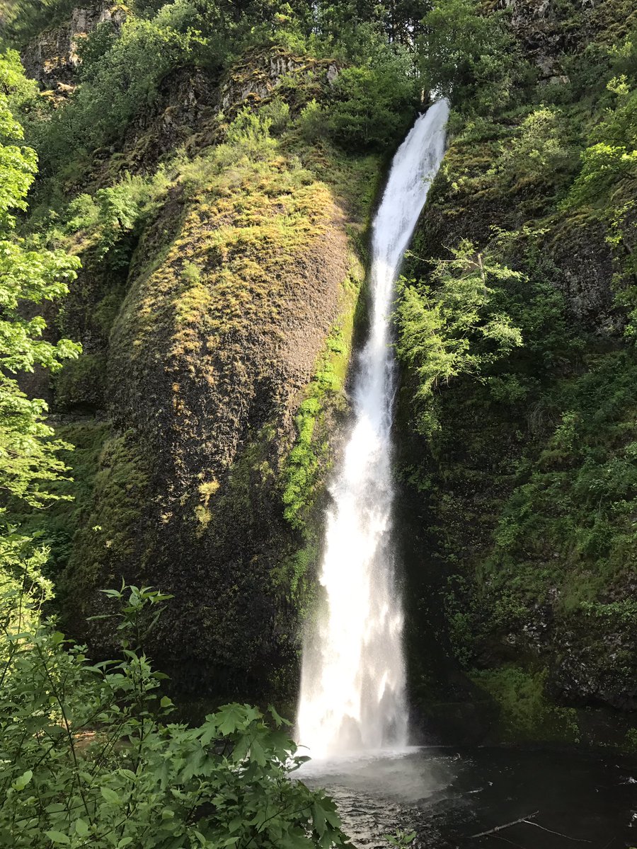 mmg49072's tweet photo. I hear the #carfs still suck, but here are some beautiful waterfalls I saw today. https://t.co/b5SJnOvrox