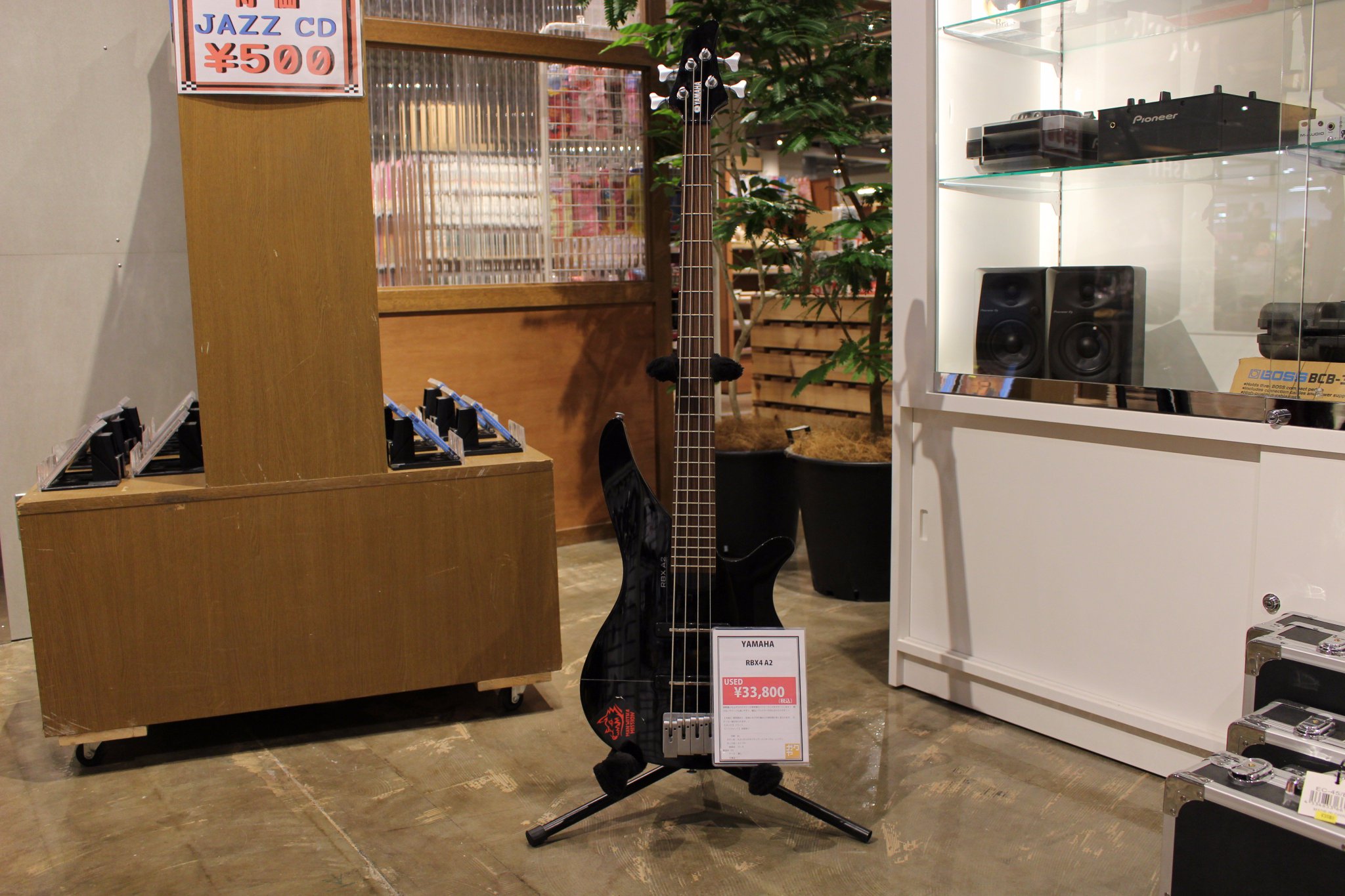 Gakuya 各務原店 カミカゼボーイ使用ベース Yamaha Rbx4 33 800 税込 Man With A Missionのカミカゼボーイ使用ベース入荷 なんとボディの重さ3 2kg ライブで軽快に演奏が可能です これであなたも狼バンドの一員に ゚d゚ ガウガウ Gakuya 各務原店 カミカゼボーイ使用ベース Yamaha Rbx4 33 800 税込 Man With A Missionのカミカゼボーイ使用ベース入荷 なんとボディの重さ3 2kg ライブで軽快に演奏が可能です これであなたも狼バンドの一員に ゚d゚ ガウガウ