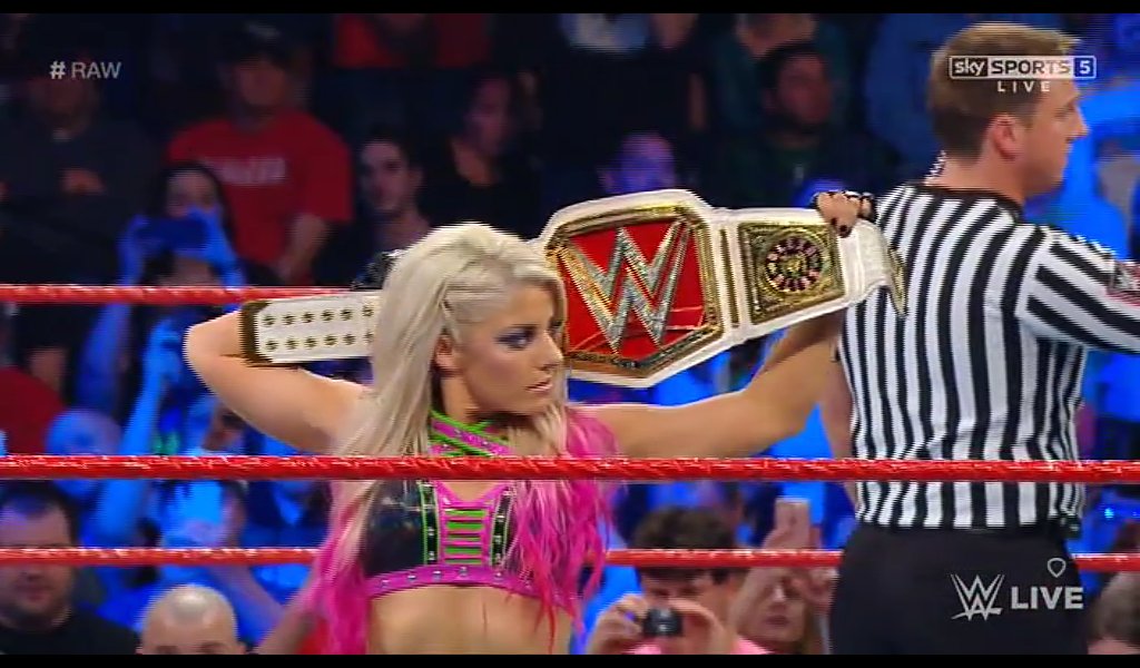 ILikeBellas's tweet photo. A Champion #RAW https://t.co/HuUEKsijwz