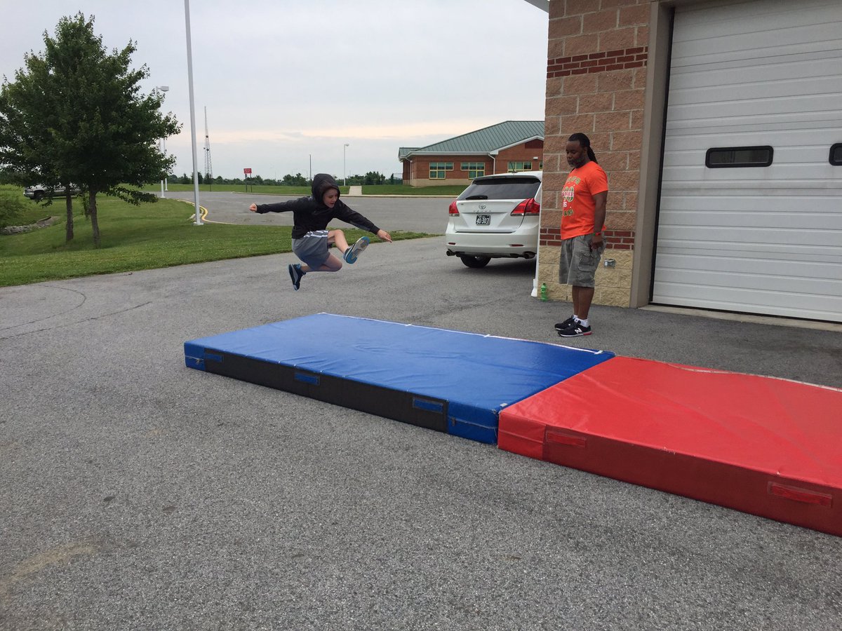 miss_donnellan's tweet photo. Some more action shots from field day this morning...B14 sure does have some great athletes! #wilburinspired https://t.co/m7zrQVmfmE