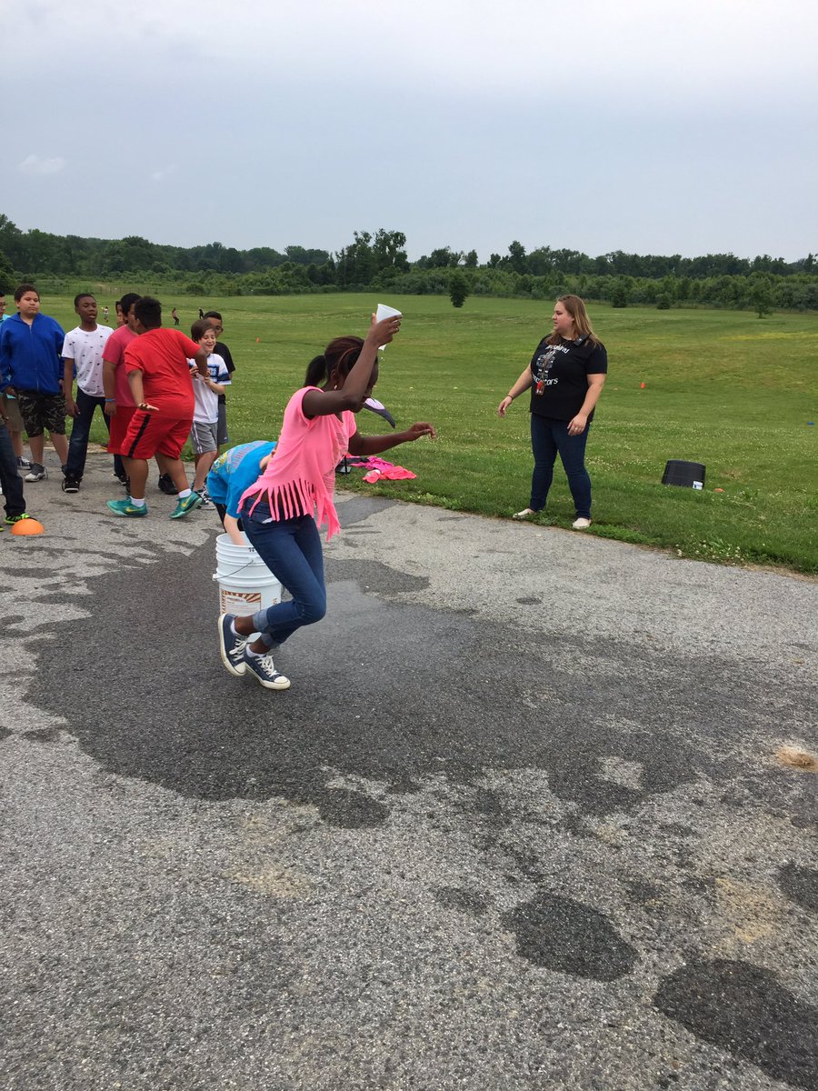 miss_donnellan's tweet photo. Some more action shots from field day this morning...B14 sure does have some great athletes! #wilburinspired https://t.co/m7zrQVmfmE