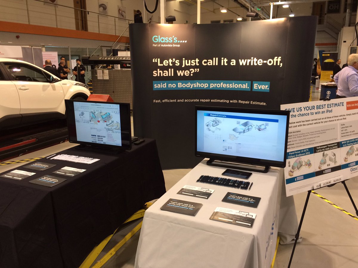 GlassGuide's tweet photo. Busy start at @ThatchamRsrch #RepairFocus and we're in the thick of all the equipment https://t.co/VLNiFAcTwP