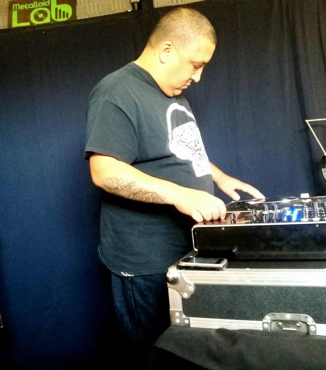 Metalloid_Lab's tweet photo. .@djmadfingaz was in the Lab to do some cuts & scratches for @Arsenicbeats ' new mixtape #HiddenFormulas #ProjectIndigo https://t.co/bnR9dKR66g
