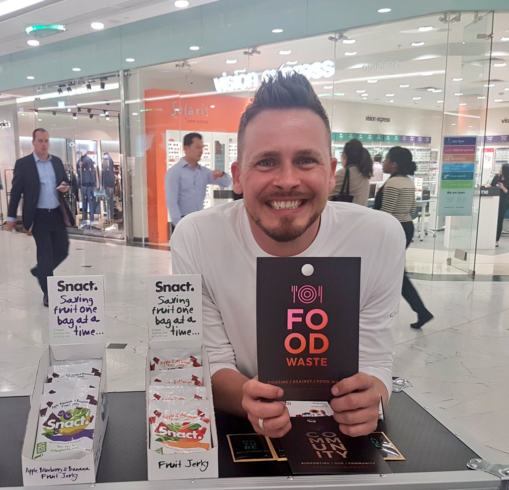 verisstrat's tweet photo. The first 50 people to pledge to a #FoodWaste issue will get a packet of @SnactNow #surplus #compostable #WorkLiveConnect #WasteNot 🍎🍒🍓 https://t.co/HS4CcxXfSb